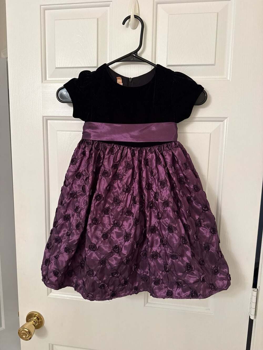 American Princess Girls Black Velvet Purple Rosette Skirt Dress Size 4